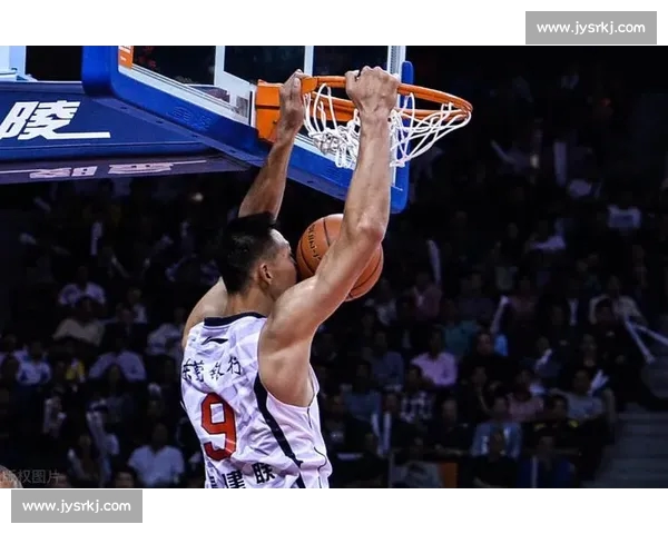 篮球赛激烈对决全场比分实时追踪精彩瞬间回顾分析