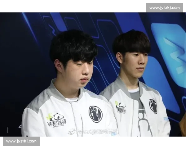 电竞赛事深度解析:战术布局与选手表现全面剖析 电竞赛事深度解析:战术布局与选手表现全面剖析